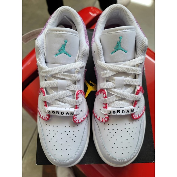 jordan 1 low bordeaux size 4Y - Picture 8 of 8